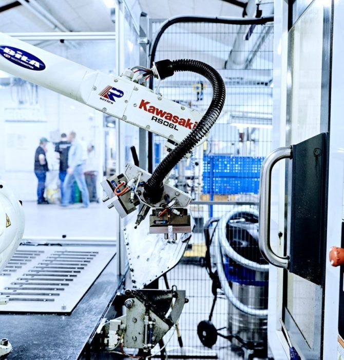 CNC - robot - Hosta Industries CNC with robot